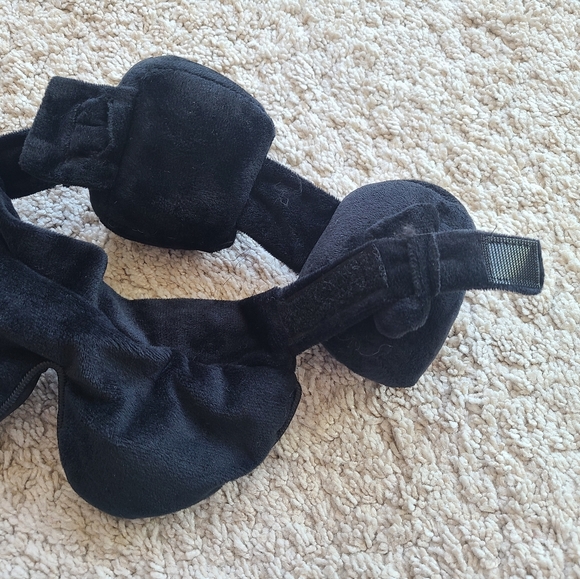 Travel halo pillow and sleep mask - Picture 2 of 6